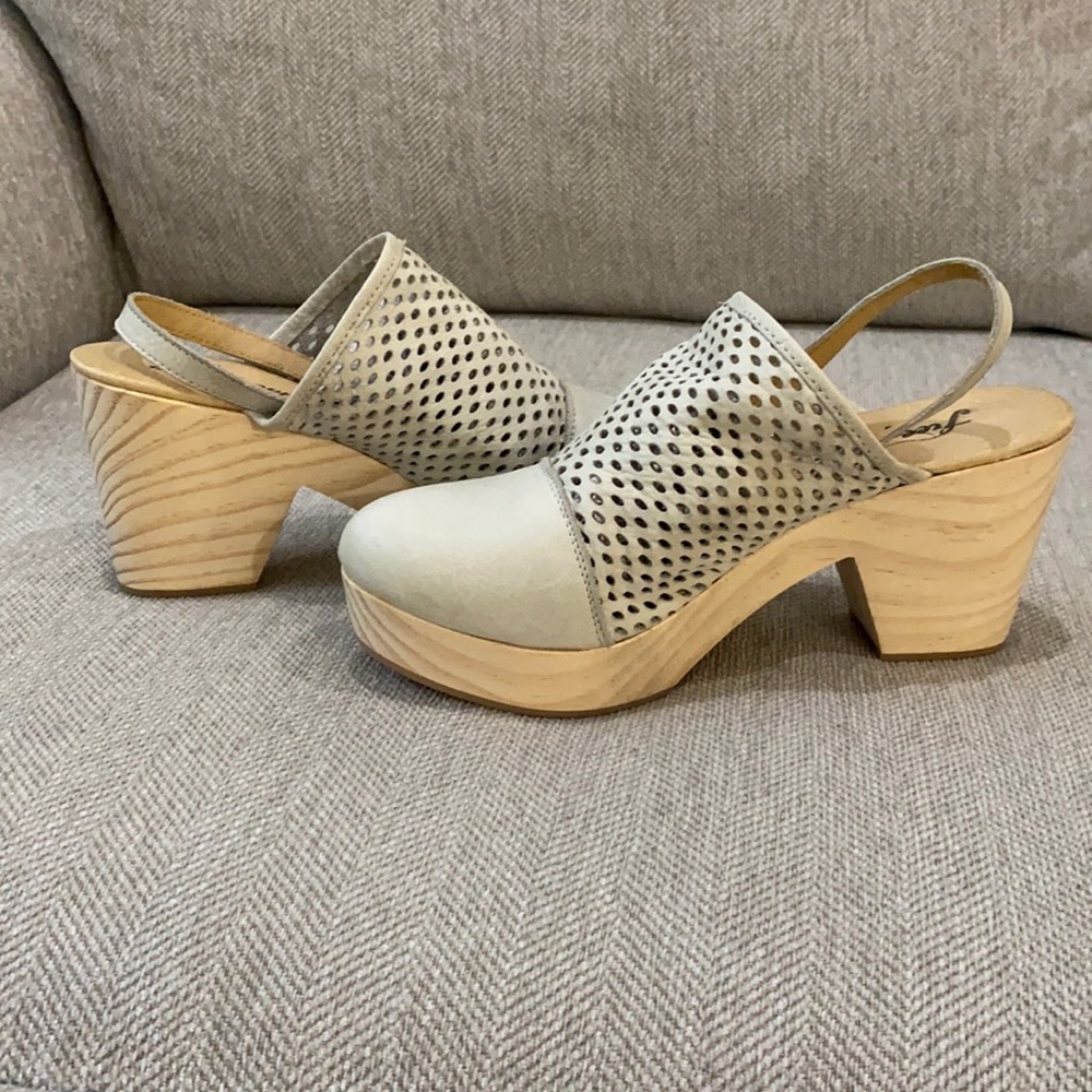 Free People, wedges, size 7